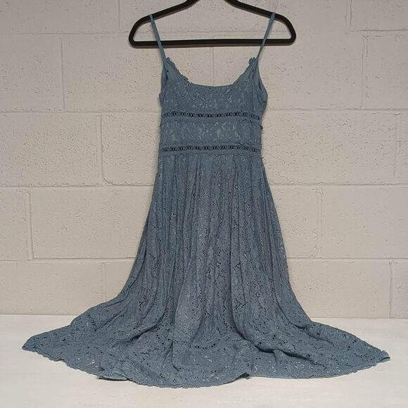 Women's NSR Elegant Blue Lace Midi Dress Size Small - Picture 4 of 7